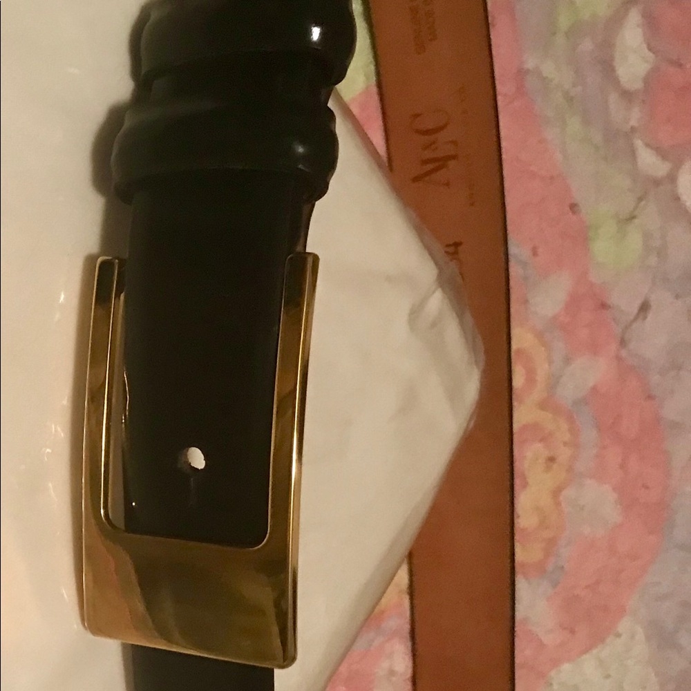 Black Leather Belt w/gold buckle Sz Small